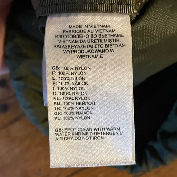 THE NORTH FACE Drawstring Gym Travel Bag Backpack Sling Pouch with Zip Pocket!!! - Picture 9 of 12